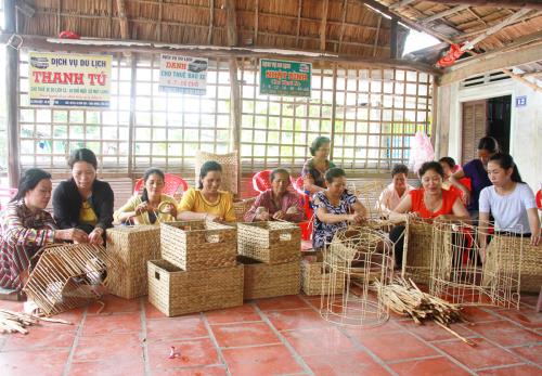 Cần Thơ quan tâm dạy nghề, tạo việc làm cho đồng bào dân tộc Khmer ảnh 1
